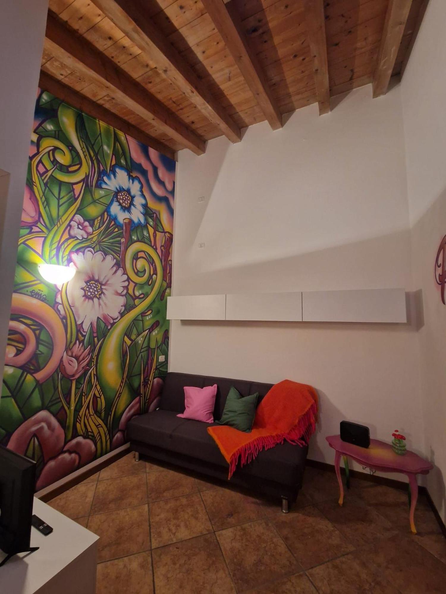 Pati Bilocale - Graffiti'S Apartment Бергамо Экстерьер фото